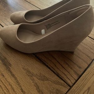 A New Day wedges Nuede
